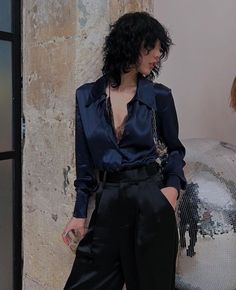 Fancy Women Suits, Masculine Hoco Outfits For Women, Summer Suit Outfits For Women, Maxi Skirt Outfit Masc, Dresses For Masculine Women, Pantsuit Homecoming, 90s Supermodels Runway, Blue Feminine Outfit, Dark Suit For Women