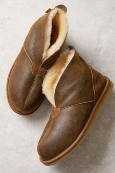 Men's Gunner Australian Merino Sheepskin Slippers with Arch Support Outdoor Arch, Slippers With Arch Support, Ugg Style Boots, Doc Martens Boots, Backyard Gazebo, Ugg Style, Sheepskin Slippers, Vegan Boots, Boot Style