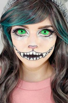 Creepy cat Cheshire Cat Makeup, Cat Makeup Tutorial, Cheshire Cat Halloween, Cheshire Cat Costume, Cat Halloween Makeup, Creative Halloween Makeup, Fantasy Make-up, Clever Halloween, Halloween Makeup Ideas