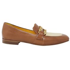 Neutral tan and cream Gioia loafer from Madison Maison x Mara Bini. Effortlessly pairs with denim or trousers for day or night.

#designerloafers #womensloafers #leatherloafers #loafersforwomen #madisonmaison #madisonstyle #tanloafer #tanloaferwomen Fred Segal, The Madison, Shoes Flats Sandals, Wallet Organization, 5 Inch Heels, Dress Sandals, Rubber Heels, Clutch Handbag, Favorite Jeans