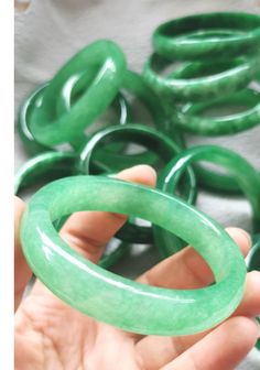 material:natural stone quantity:1pcs size:outdiameter 58-66mm，thickness=10-12mm note:have larger stock and offert wholesale price. Handmade Round Jade Bangle, Gemstone Bangle, Large Necklace, Stone Bangle, Jewelry Accessories Ideas, Funky Jewelry, Jade Stone, Green Jade, Crystal Gifts