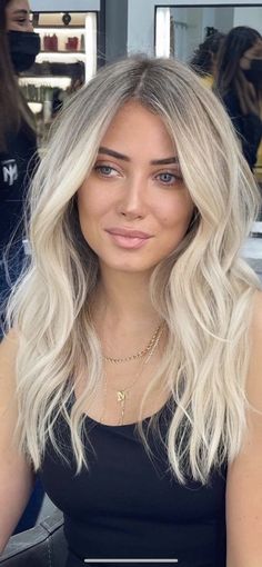 Platinum Blonde Hair With Root Shadow, Platinum Blonde With Root Tap, Blond Root Smudge, Bright Blonde Shadow Root With Money Piece, Lived In Platinum Blonde, Shadow Root Brown To Blonde, Milky Blonde Hair, Blonde Root Melt, Blonde Hair With Brown Roots