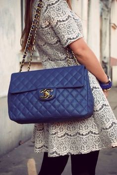 Big Chanel Bag, Handbag Styling, Bag Big Size, Glam Barbie, Navy Purse, Moda Chanel, Navy Chanel