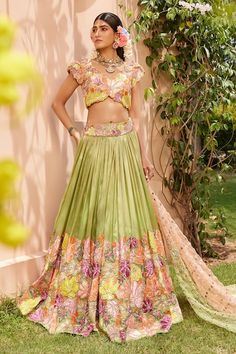 Buy Green Organza Embroidery Sequin V Neck Juliet Floral Bridal Lehenga Set For Women by Studio Iris India Online at Aza Fashions. Kota Lehenga, Onam Outfits, Leaf Applique, Lehenga Pattern, Embroidered Leaf, Designer Bridal Lehenga Choli, White Lehenga, Organza Embroidery