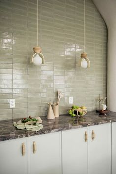 the kitchen counter is clean and ready for us to use in the day time hours