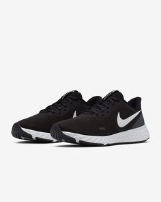 Nike Revolution 5, Dr Wardrobe, Nike Running Shoes Women, Running Shoes Black, Nike Running Shoes, Nike Models, Nike Tennis, Popular Shoes