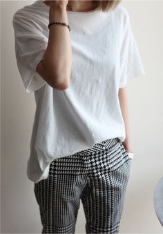 death-by-elocution: Houndstooth trousers. Houndstooth Trousers, Deep Summer, Curated Closet, Take Home Outfit, Hounds Tooth, Style Crush, Minimal Fashion, Sewing Inspiration