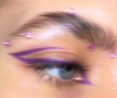 Purple Eyeliner, Purple Eye Makeup, Purple Makeup, Purple And Silver