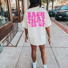 It's time to chase the fun at your bachelorette party with our oversized bride shirt and bridesmaids shirts. These custom bachelorette shirts are designed to bring out your preppy bride aesthetic, while the retro vibes and fun designs ensure a memorable celebration. Personalized front with words on the back makes these shirts truly one-of-a-kind. ♥ White and Ivory will automatically come with the bride design. Please specify in the personalization section if you would like to change this. ♥ The Studio Pilates, Trendy Tees, Oversized Tees, Pump Cover, Last Ride, Look Retro, Custom Nike, Bridesmaid Shirts, Bride Shirts