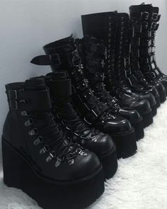 Image shared by 🌈 Bouchra 🌈. Find images and videos about black, grunge and outfit on We Heart It - the app to get lost in what you love. Fete Emo, Boots Aesthetic, Egirl Fashion, Goth Shoes, Goth Boots, Gothic Shoes, Dr Shoes, Aesthetic Grunge Outfit, Style Gothic