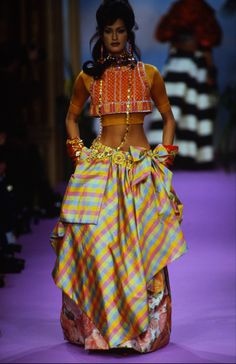 Billionaire Closet, Yasmeen Model, Yasmeen Gauri, Bold Colors Fashion, Model 90s, Christian Lacroix Haute Couture, Mask Ball, Yasmeen Ghauri, Models 90s