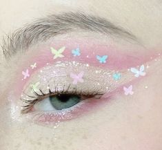 Cute Eyeliner Ideas, Cute Eyeliner, Eyeliner Ideas, Butterfly Makeup, Cute Eye Makeup, Ethereal Makeup, Interesting Images, Being Creative