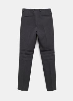 Pantalón de Gucci de lana con trabillas para cinturón, dos bolsillos oblicuos laterales, y bolsillos traseros. Forro de viscosa. Hecho en Italia. Talla normal, elige tu talla habitual. Tallaje italiano para hombre. Material: 100% lana. Italy Fits, Hand Makeup, Pants With Belt, Sneaker Jewelry, Wool Pants, Flat Boots, Wallet Bag, Cool Socks, Coat Dress