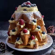 Cream Filled Pandoro Recipe - An Italian in my Kitchen Panettone Dessert Ideas, Pandoro Recipe, Italian Christmas Desserts, Italian Treats, Italian Christmas Cake, Christmas Cream, Easy Homemade Cookies, Italian Christmas Recipes