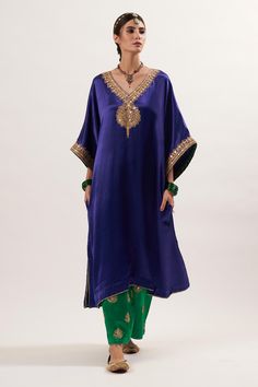 Festive Kurti, Heena Kochhar, Aashni And Co, Indian Luxury, Chic Summer Dresses, Kaftan Designs, Special Outfits, Simple Kurti