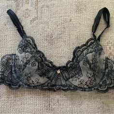 Brand New With Tags Chic Evening Bra, Elegant Evening Bra With Delicate Lace, Chic Black Bra For Evening, Chic Black Bra For Evening Wear, Chic Black Evening Bra, Black Evening Bra, Feminine Black Bra, Black Delicate Lace Bra For Evening, Black Delicate Lace Evening Bra