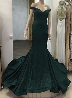 Ruffles Gown, Evening Gown Mermaid, Emerald Green Evening Gown, Prom Dresses Off Shoulder, Green Gowns, Dresses For Teens Wedding, Dark Green Bridesmaid Dress, Sequins Gown, Gown Mermaid