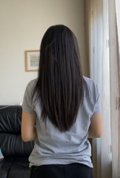 Bra Line Hair Length, V Cut Hair With Layers Medium, Girls Haircuts, V Shaped Haircut, V Shape Hair, Subtle Layers, V Shape Cut, V Hair