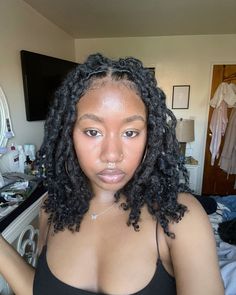 Short Locs Hairstyles, Hair Scarf Styles, Box Braids Styling, Girls Hairstyles Braids, Natural Hair Styles Easy, Locs Hairstyles, Curly Girl, Black Girls Hairstyles, Messy Hairstyles