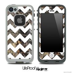 the white and brown chevron pattern skin for the iphone 4 / 4s lifeproof case