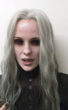 penny dreadful vampires Vampire Makeup Ideas, Vampire Makeup Halloween, Makeup Wallpaper, Halloween Make-up Looks, My Makeup Bag, Vampire Makeup, Creepy Halloween Makeup, Halloween Makeup Scary