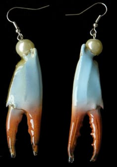 Only 50 pair available to 2022. Rare, cool and beautiful real blue crab claws have been completely emptied and preserved. Then each claw is expertly painted back to its natural color before being sealed with a high gloss, water proof finish. There is no smell whatsoever in any of my jewelry items. Clear keepers (backing) comes with all earrings. All Jewelry Items come in white jewelry boxes with clear tops. You will be amazed how durable yet lightweight these jewelry pieces are. Great beau Crab Jewelry, Crab Earrings, Crab Claw, Claw Earrings, Crab Claws, Mobile Business, White Jewelry Box, Blue Crab, Funky Jewelry