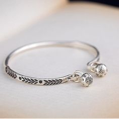 Silver Bracelets Designs For Women, Silver Bangles Design, Gold Bracelet Bangle Jewelry, Jhumka Design, Silver Bracelet Designs, Silver Bracelet For Women, Hand Jewellery, Bangles Silver, Fancy Jewelry Necklace