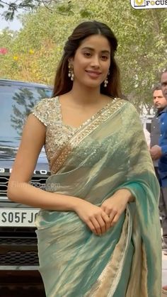 Tissue Saree Look, Green Tissue Saree, Tissue Sarees, Simple Saree Designs, Zardozi Work, Latest Model Blouse Designs, Janhvi Kapoor