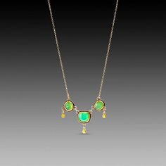 Chrysoprase Necklace with Gold Drops Gold Chrysoprase Pendant Necklace, Elegant Green Ethiopian Opal Jewelry, Yellow Gold Chrysoprase Jewelry With Cabochon, Jewelry Smithing, Chrysoprase Necklace, Roman Jewelry, Art Jewelry Contemporary, Hot Jewelry, Gold Jewelry Simple