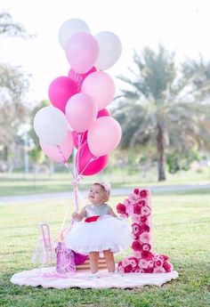 Γενέθλια Mickey Mouse, Baby Birthday Photoshoot, Foto Kids, 1st Birthday Party For Girls, 1st Birthday Pictures, 1st Birthday Photoshoot, First Birthday Pictures, Kate Dress