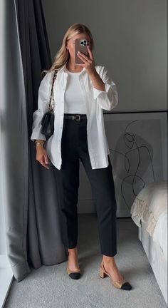 White Shirt Corporate Outfit, Womens Button Up Shirt Outfit Work, Business Casual White Button Down, Work Ootd Summer, White Button Up Work Outfit, Oversized White Shirt Outfit Work, Silk Button Down Shirt Outfit Work, Office Basics Wardrobe, Black Business Pants Outfit