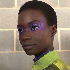 Purple Glitter Eyeshadow, Unique Makeup, Inspired Makeup, Cute Makeup Looks, House Of Holland, Creative Eye Makeup, Creative Makeup Looks, Editorial Makeup, Glitter Eyeshadow