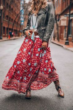 Stile Hippie Chic, Boho Chique, Maxi Skirt Style, Looks Country, Estilo Hippie, Mode Boho, Boho Chic Outfits