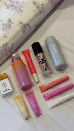 #beautyblog #beautycare #skinhealth #sephora #rhode Product Aesthetic, Preppy Makeup, Flatlay Makeup, Makeup Bag Essentials, Makeup Aesthetic, Makeup Needs, Beauty Goals, Makeup Items, Body Skin Care Routine