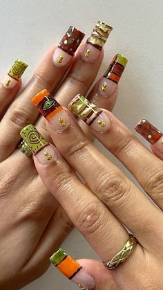 Earth tone nails Nails Acrylic Earthy, Erykah Badu Inspired Nails, Mixed Shape Nails, Short And Long Nails Together, Nail Inspo No Charms, Hippy Acrylic Nails, Grunge Fall Nails, Earthy Short Nails, Earthy Nail Ideas