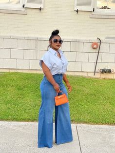 Classic Outfits With Jeans, Mid Size Outfits Casual Classy, Gen Z Fashion Trends, Denim Shirt Outfits, Extra Wide Leg Pants, Wide Leg Jeans Outfit, Denim Outfits, Denim Outfit, Blue Shirt