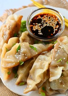 Easy and best Chicken Potstickers recipe! These homemade chicken potstickers are made with best filling and further fried and steamed till perfection, serve them with dipping sauce.These are the best Chinese dumplings you can try. #chickenpotstickers #chickendumplings #dimsums #chinesedumplings High Protein Dumplings, Chicken Dumpling Filling, Chicken Potstickers, Pot Stickers Recipe, Asian Sides, Catering Recipes, Vegetarian Dumpling