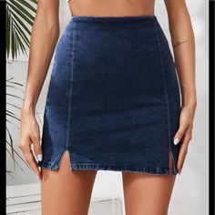 Shein Split Hem Denim Mini Skirt Dark Blue Wash Brand New Never Worn Size Xs Denim Bodycon Skirt, Denim Skirt Women, Jean Skirt, Split Hem, Denim Mini Skirt, Denim Top, White Top, Deep Blue, Fashion News