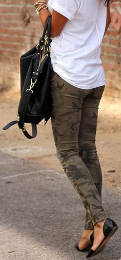 Best summer style - Best Street Style - 15 Military pants; fashion trend for this season... LOVE! Fashion Trend Report, Looks Jeans, Military Pants, Pastel Outfit, Casual Chique