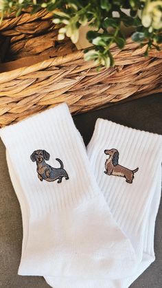 High quality embroidered socks! Composition: 85% combed cotton, 10% polyamide fiber, 5% elastane. These socks are made from combed cotton for a comfortable and non-shrinking fit.  Show your love for Dachshunds with these adorable white socks featuring a beautifully embroidered Dachshund dog! Available in sizes for both women and men, these cozy and stylish socks add a playful touch to any outfit. Whether you're lounging at home or out and about, these socks provide a soft, snug fit that keeps yo Embroidered Dachshund, Tennis Socks, Embroidered Socks, Socks Funny, Stylish Socks, Socks Gift, Dog Socks, Dachshund Lovers, 2024 Christmas