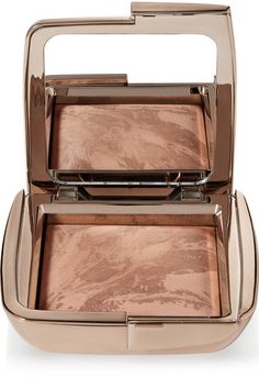 Hourglass Ambient Lighting Bronzer - Nude Bronze Light Hourglass Bronzer, Hourglass Ambient, Hourglass Makeup, Best Bronzer, Performance Makeup, Too Faced Bronzer, Bronze Lighting, Makeup Swatches, Warm Undertone