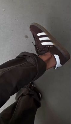 Looks Adidas, Chique Outfit, Dr Shoes, Skandinavian Fashion, Paris Mode, Shoe Inspo, Aesthetic Shoes, Swag Shoes, Mode Inspo