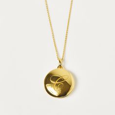 This beautiful locket crafted in 14k Gold Vermeil makes the perfect gift. Each locket measures 20mm and has a single star set diamond totaling 0.01cts on the reverse so can be worn either way. The locket is functional so you can keep pictures of your loved ones close to your heart. Chain length is 18" with a 2" extender Carrie’s styling tip Forever Necklace, Diamond Locket, Elizabeth Jewelry, Semi Precious Stone Bracelet, Engraved Locket, Necklace With Diamond, Horoscope Necklace, Necklace Top, Semiprecious Stone Jewelry