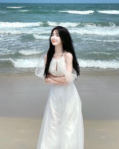 Pre Debut Photoshoot, Girls Jeans Fashion, Ulzzang Outfit, Debut Photoshoot, Prom Dress Inspiration, Uzzlang Girl, Beach Dresses