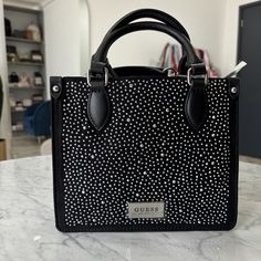 Brand New With Tags No Flaws Chic Evening Medium Bag, Chic Medium Evening Bags, Medium Evening Bags, Elegant Medium Black Bag, Elegant Black Medium-sized Bag, Chic Medium Black Bag, Chic Black Medium-sized Bag, Bags Guess, Guess Purse