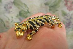 Shoulder Brooch, Tiger Jewelry, Jungle Cat, Book Pieces, Animal Brooch, Cat Brooch, Brooch Jewelry, Message Jewelry, Cat Jewelry