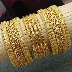 Mughal Jewelry, Bridal Jewellery Inspiration, Gold Bangles For Women, Indian Bridal Jewelry Sets, Gold Bride Jewelry, Antique Gold Jewelry, Gold Bangles Design