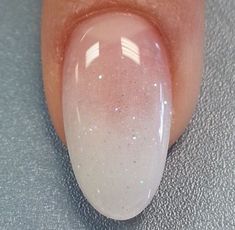 Male Up, Unghie Sfumate, Nails Ombre, Almond Nail, Super Nails, White Nail, Nails Almond, Oval Nails, Nail Shapes