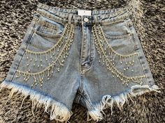 * S (2-4) M(6-8) L (8-10) * cotton(very little stretch) Diy Rhinestone Shorts, Bedazzled Jean Shorts, Rhinestone Jean Shorts, Bedazzled Shorts, Rhinestone Shorts, Beyonce Concert, Bling Bra, Eras Outfit, Bedazzled Jeans