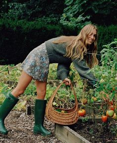 Talita Von Furstenberg, Mode Hippie, Quoi Porter, Gardening Outfit, Granola Girl, Farm Girl, Looks Vintage, Von Furstenberg